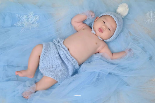 中卫宝宝睡觉爱笑 中卫宝宝睡觉爱笑